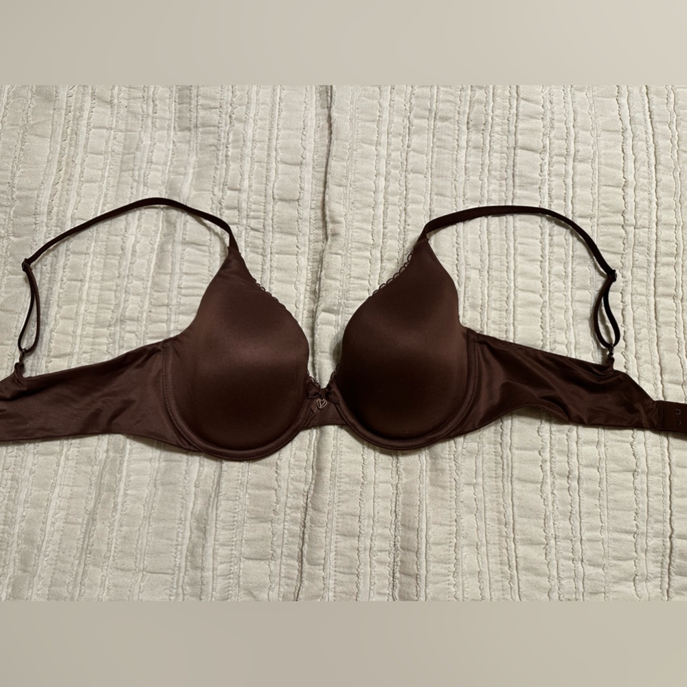 Lightly lined Victoria Secret bra
